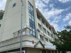 六甲小学校