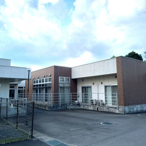 静霞園