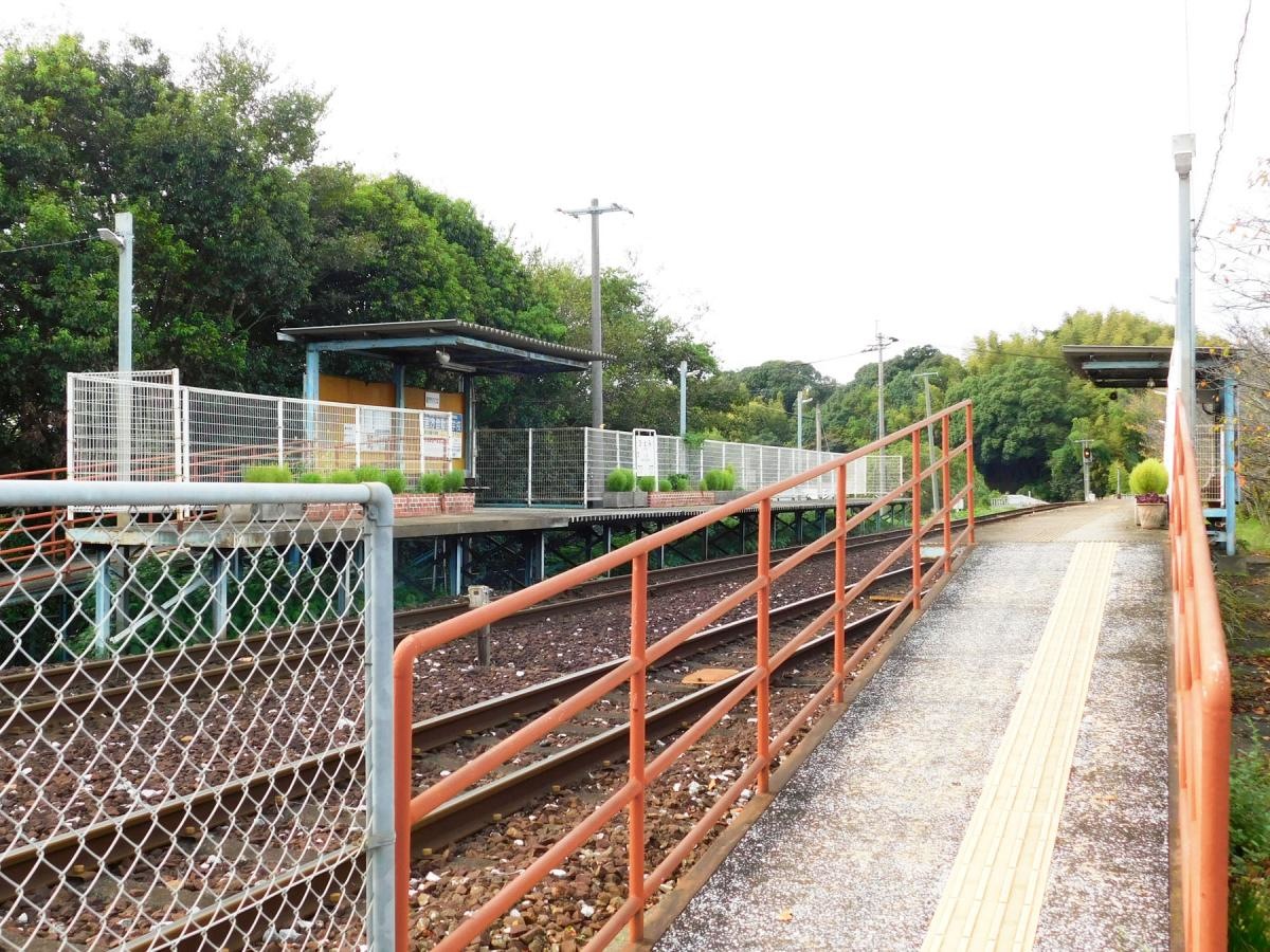 人見駅