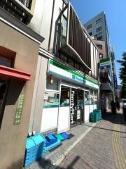 ファミリーマート　本郷三丁目店
