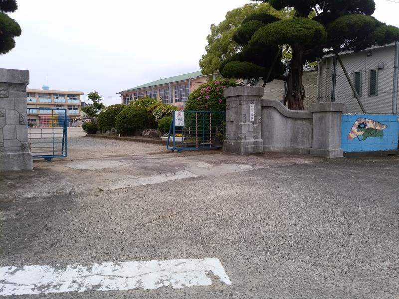 正門