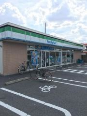 ファミリーマート　日進香久山三丁目店