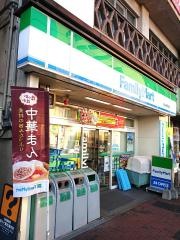 ファミリーマート　佐世保駅前店