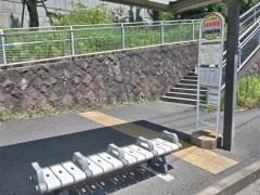 「川和中学校前」バス停留所