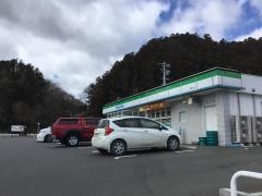 ファミリーマート　佳景山店