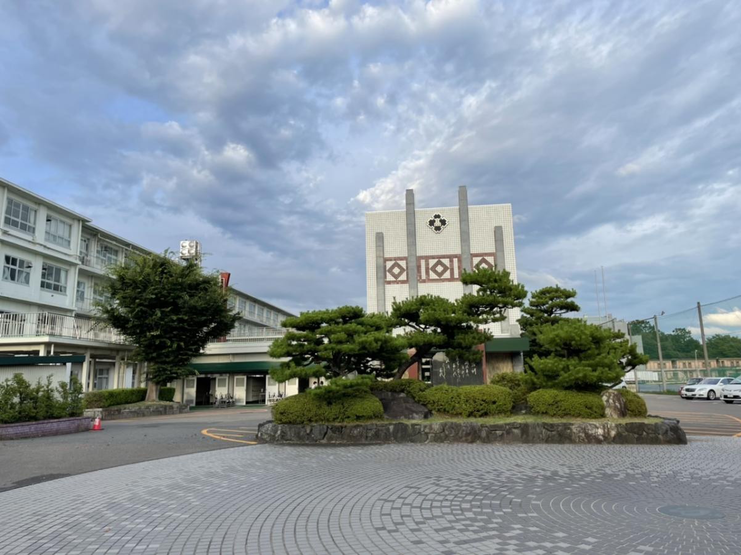 岐阜 県立 長良 高等 学校