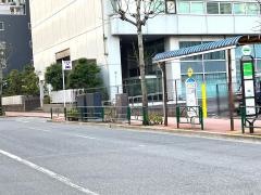 「八千代橋」バス停留所