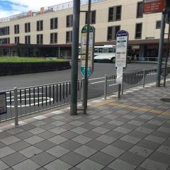 「津駅前」バス停留所