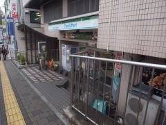 ファミリーマート　新百合ケ丘駅前店