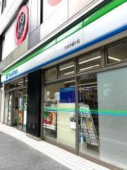 ファミリーマート　六本木通り店
