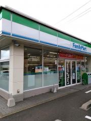 ファミリーマート　小江町店
