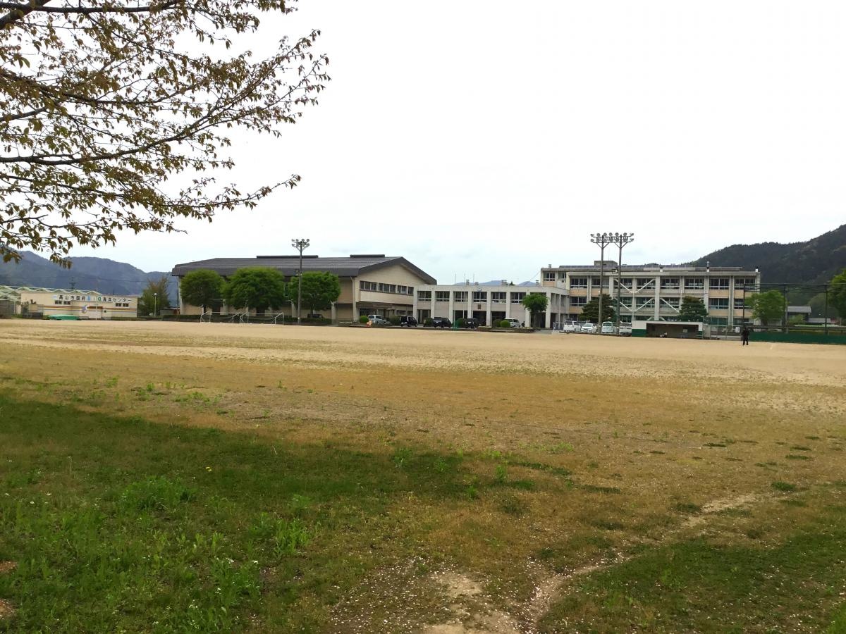 校庭