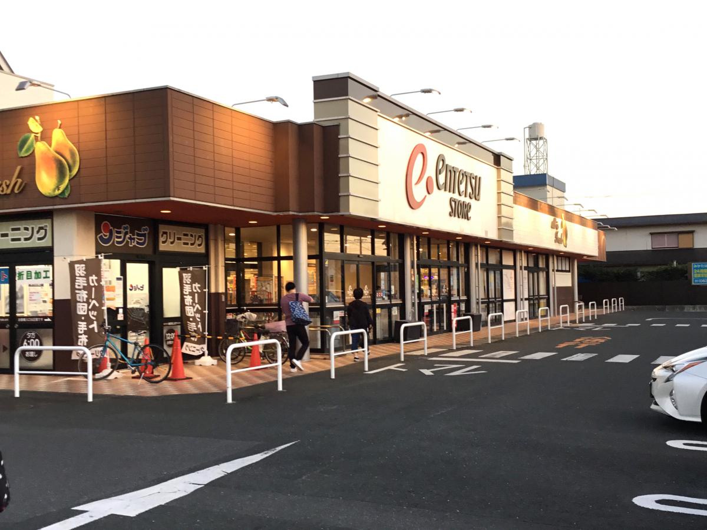 遠 鉄 ストア 初生 店