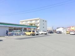 ファミリーマート　豊川牛久保駅通店