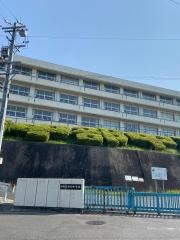 知多市立中部中学校