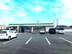 ファミリーマート　岡山庭瀬店