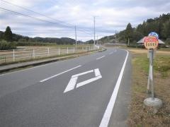 「西小学校入口」バス停留所