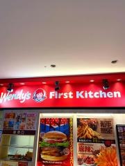 ウェンディーズ・ファーストキッチン　神戸ハーバーランドｕｍｉｅ店