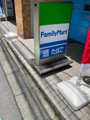 ファミリーマート　千歳烏山店