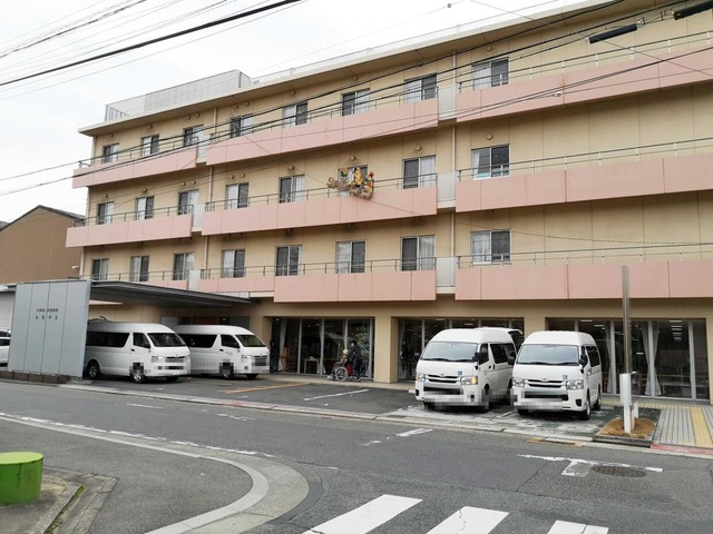 かなやま 施設外観