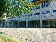築山小学校
