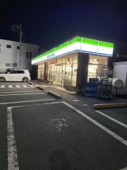 ファミリーマート　秀栄多摩落合店
