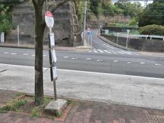 「日産自動車前」バス停留所