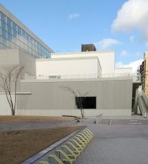 八戸市美術館
