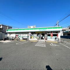 ファミリーマート　東大阪三島店
