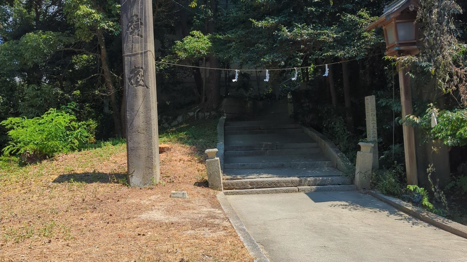 琴弾八幡宮の入口です。