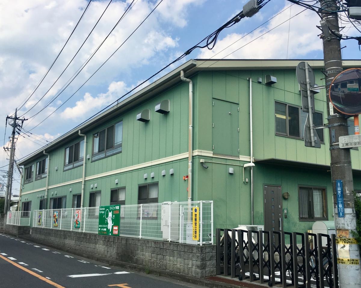 園舎全景。