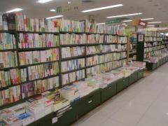 くまざわ書店　和光店