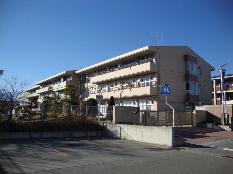 西条小学校　校舎