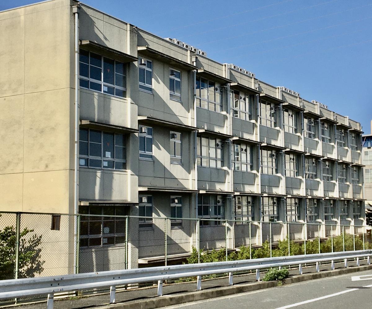 長尾西中学校