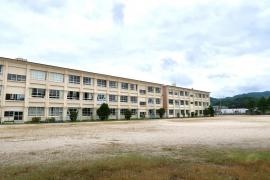 上灘小学校
