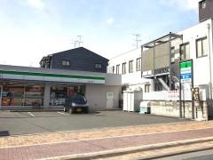 ファミリーマート　西大路三条店