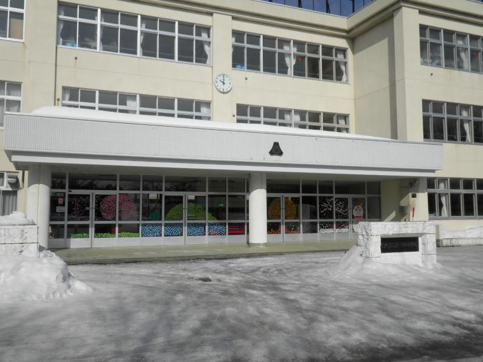 新 川西 中学校