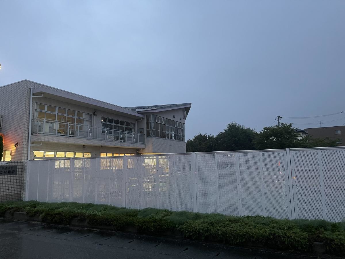 広々した建物