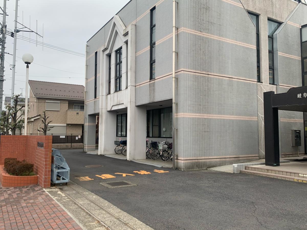 岐阜市立図書館長森図書室