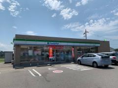 ファミリーマート　射水新開発店