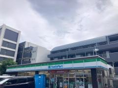 ファミリーマート　鶴見中央三丁目店