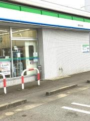 ファミリーマート　高岡三女子店