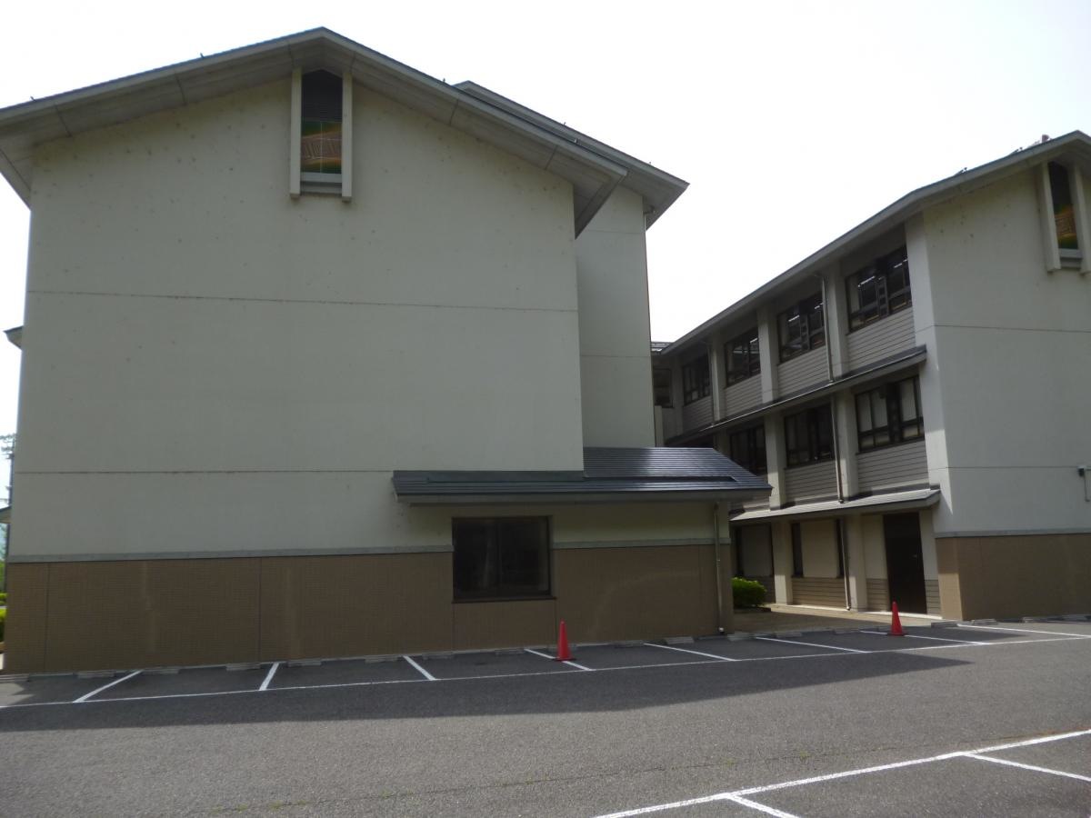 本巣市立本巣中学校です。