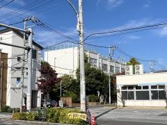 舎人小学校