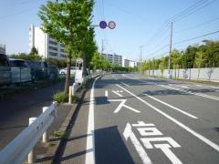 「三井物産前」バス停留所