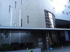 新宿区立大久保図書館