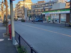 ファミリーマート　目黒本町三丁目店