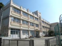 上野小学校