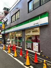 ファミリーマート　大昌千日前店
