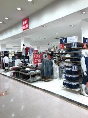 ユニクロ　アピタ長津田店